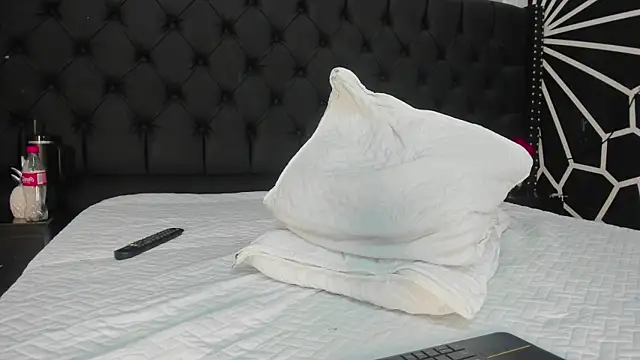 MathewAdamss élő XXX-chatje