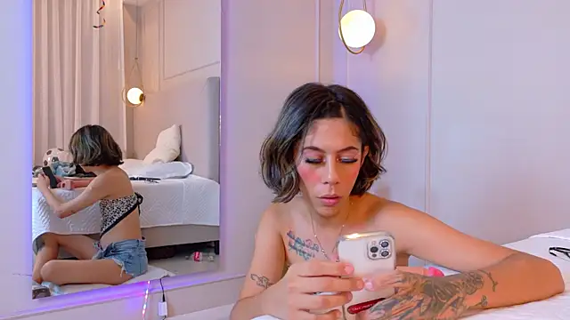 צ'אט XXX בשידור חי של ZoeyPetit