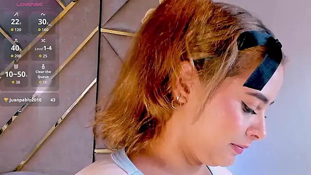MikaelaStone 即時 XXX 聊天