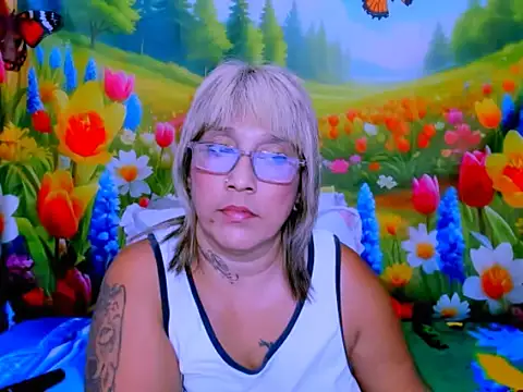 indianroxy's Live XXX Chat