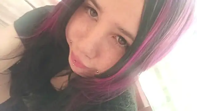 IronicBuckle's Live XXX Chat