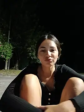 -Nicol XXX чат на живо