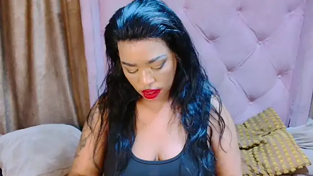 AFRICANGODDESSXXX Adlı Modelin Canlı XXX Sohbeti