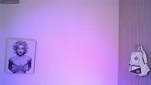 Millie_bobby Chat XXX in diretta