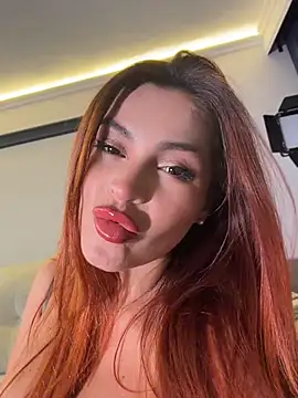 AbrilColls_ élő XXX-chatje