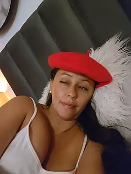 Chatroom XXX en direct de SaharaGarcia__
