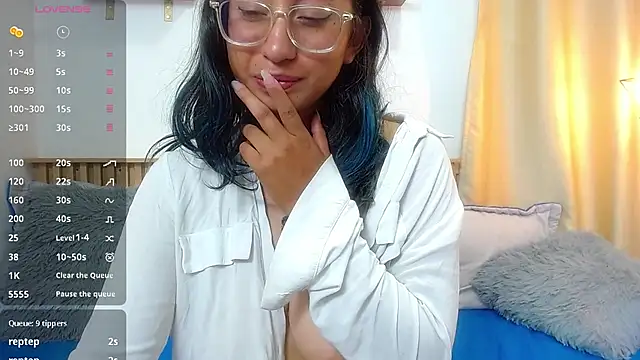 XXX chat uživo modela Violet_2003