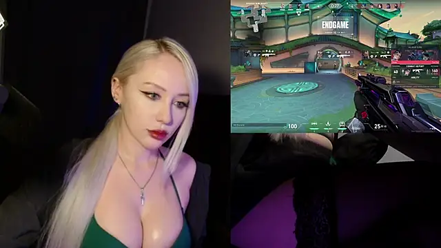 roxxyrowe 现场XXX聊天