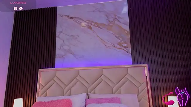 MiaaFarrel Chat XXX in diretta