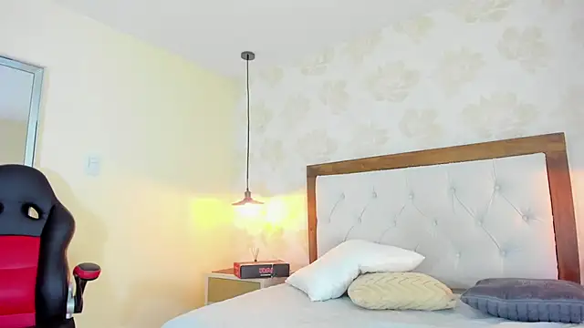 IRISCLARK1 XXX чат на живо