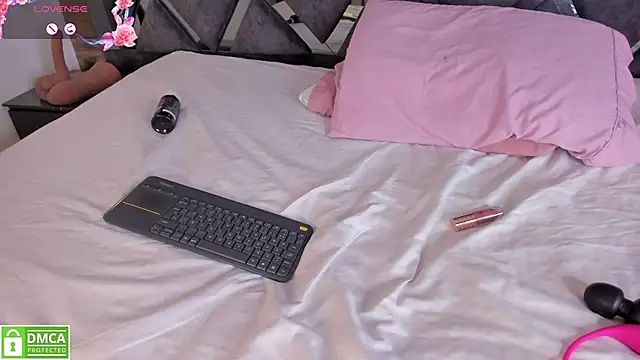 Živý XXX chat Rose__Evans__