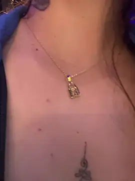 Czat XXX na żywo – arilynn_