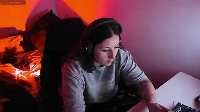 bonnie_moon_'s Live XXX Chat