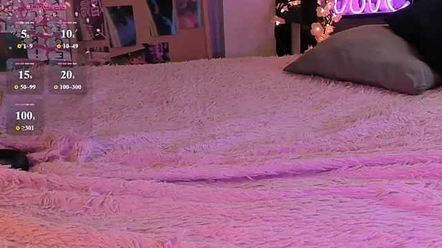 DaisyPillow's Live XXX Chat