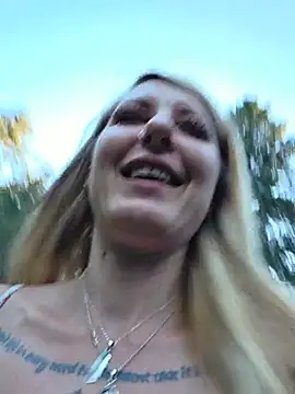 Chat XXX ao vivo de SheIsSomething