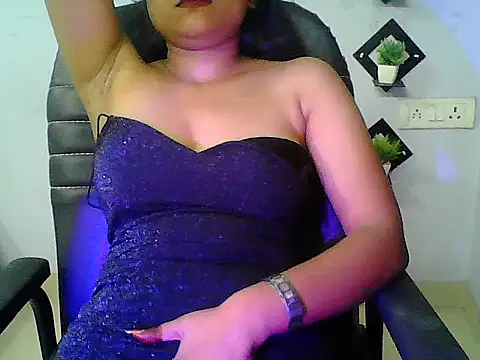 XXX chat uživo modela Saxy_Mony002