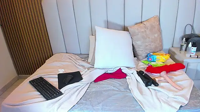 ElaVictoria's Live XXX Chat