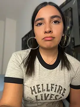 Chat +18 de HaileyBieber_ ao vivo