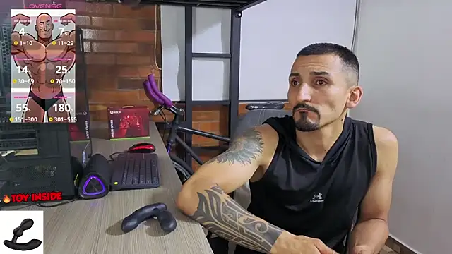 Chat XXX ao vivo de Marck_Muscle