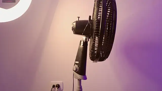 XXX chat uživo modela hellzel_moon