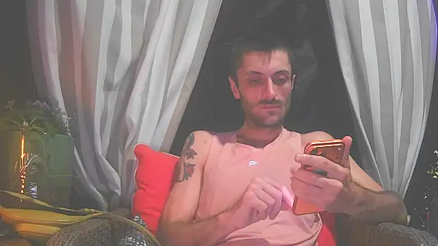 HarmoniousPhantasm3's Webcam Show