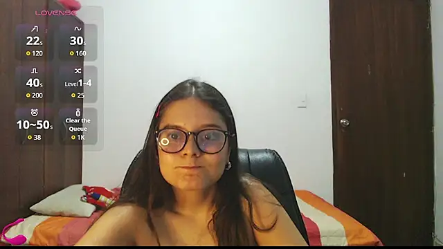 Онлайн чат XXX MadieeLorez
