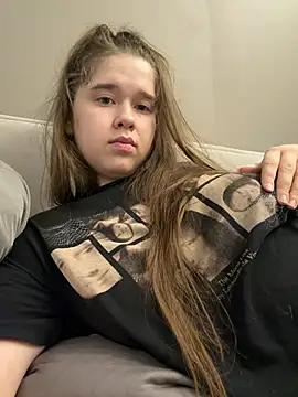 Онлайн чат XXX HornyGirlH