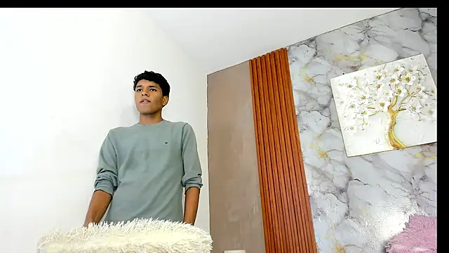 BOUL_GUYS Adlı Modelin Canlı XXX Sohbeti