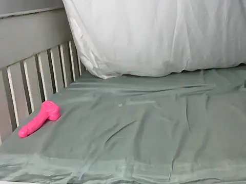 naughtykitty22 Adlı Modelin Canlı XXX Sohbeti