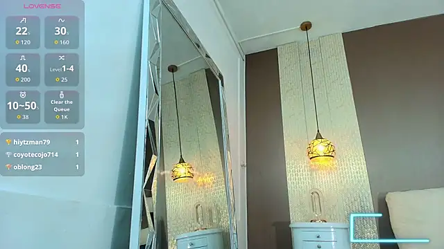 Tiifany_Baker 现场XXX聊天