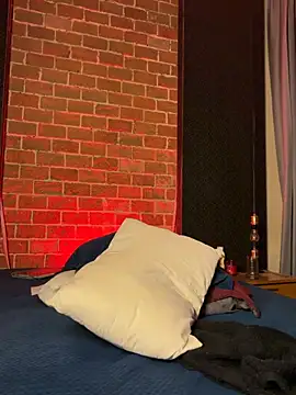 Chatroom XXX en direct de GrayAndrews