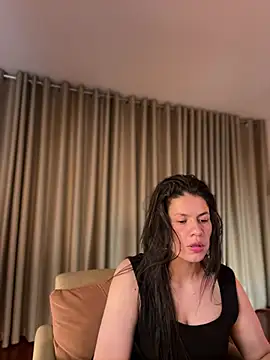 Zandrina 现场XXX聊天