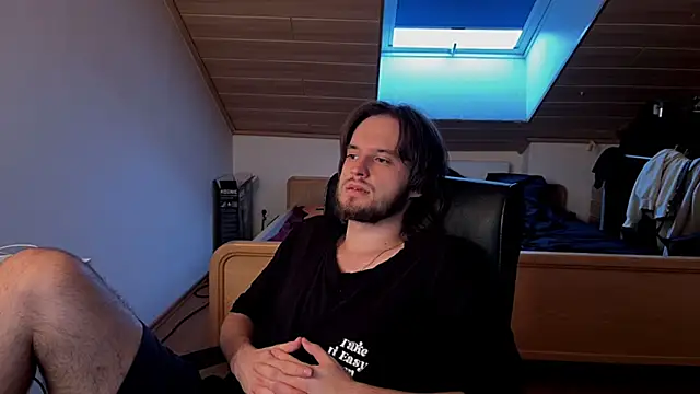 XXX chat uživo modela Bez3ybik