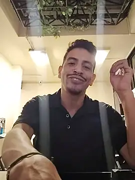 Juann-cock Chat XXX in diretta