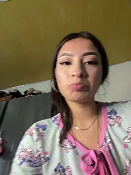 Itze_Mua Chat XXX in diretta