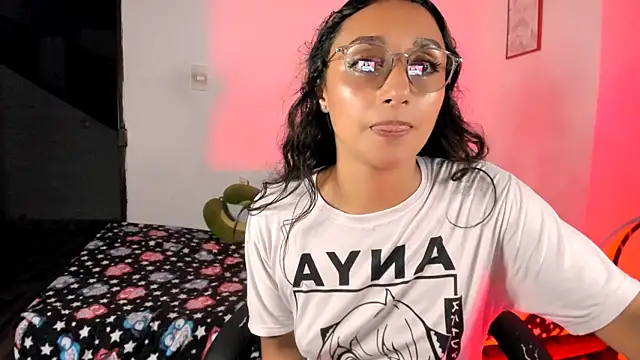 adrena_10 Adlı Modelin Canlı XXX Sohbeti