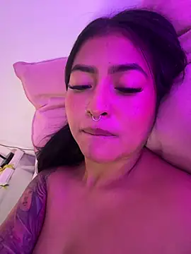 meganjames1 Chat XXX in diretta