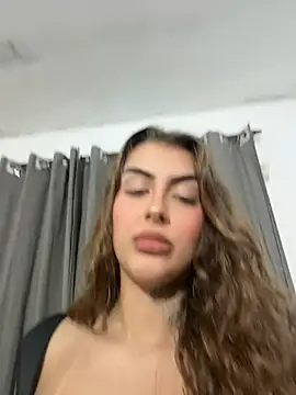 miiabellovic Adlı Modelin Canlı XXX Sohbeti