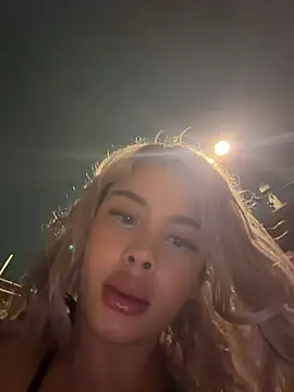 Chat +18 de YouCandiSumisa ao vivo