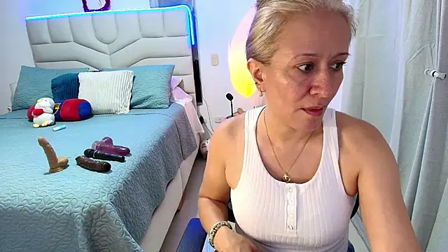 XXX chat uživo modela Naty_Stone