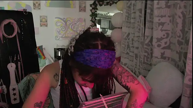 Chatroom XXX en direct de Hellen_dumont