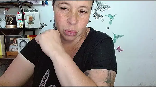 Chat XXX en directo de LauraMallioni