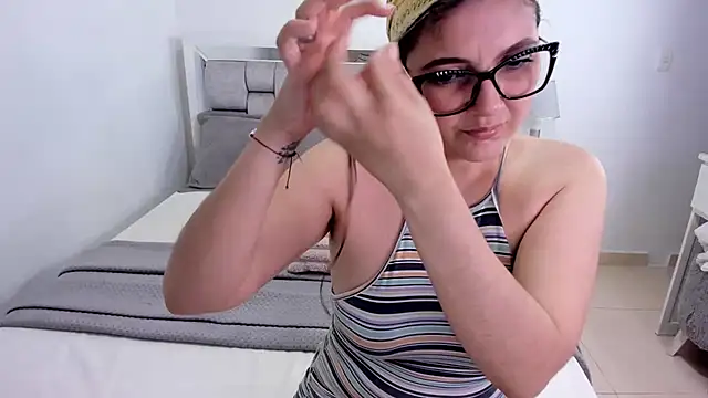 Camilaa_bueno Chat XXX in diretta