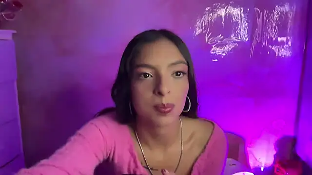Chatroom XXX en direct de Skye_Moore