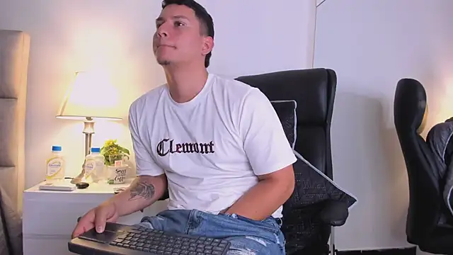 Chriss_Diamond Live XXX-Chat