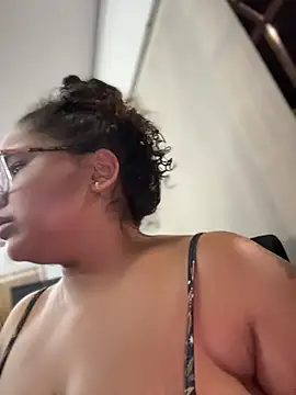 CurlyGirl_1 élő XXX-chatje