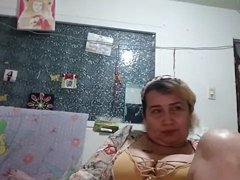 Perla1981--'s Live XXX Chat