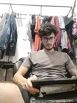 Loggan_donnelly's Live XXX Chat