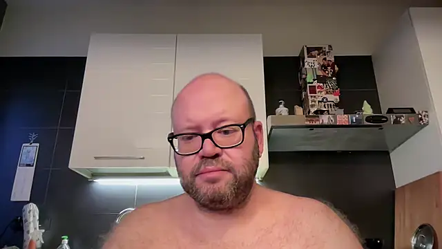 theitalianbear Chat XXX live