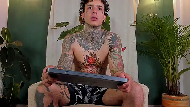 Aron_ford live XXX chat